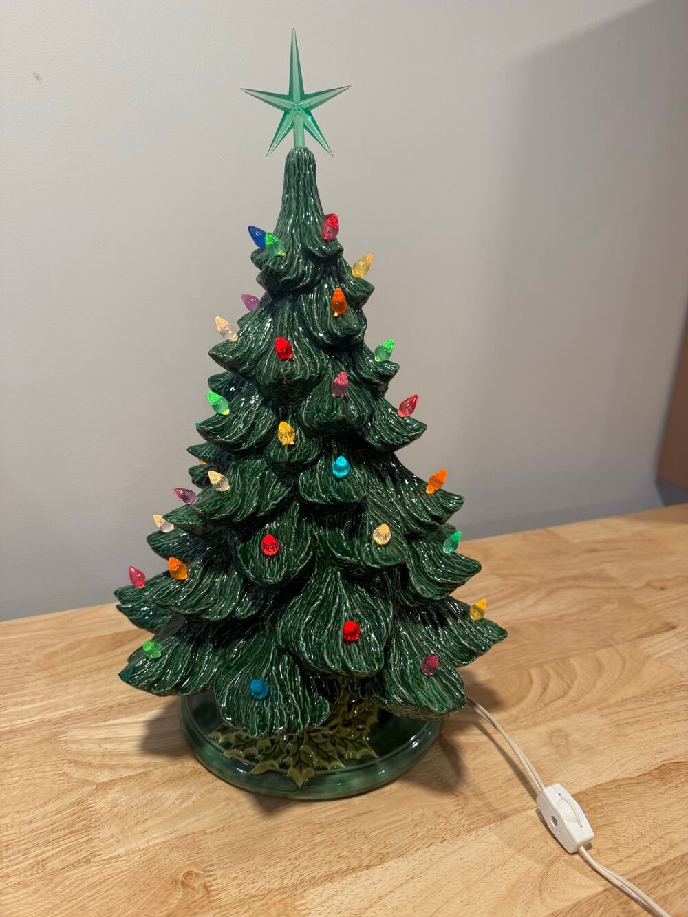 Vintage 1970s Christmas Tree Tall Lightbulb Holly Base 1978 Nowell's Molds JL